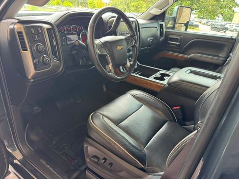 Used 2017 Chevrolet Silverado 2500 High Country w/ Duramax Plus Package AWD/4WD image 15