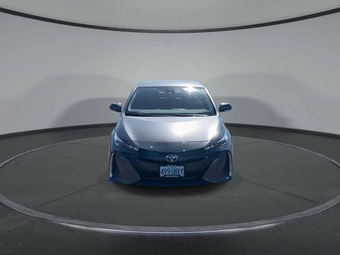 Certified 2022 Toyota Prius Prime XLE FWD image 4