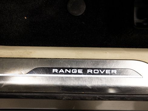Used 2023 Land Rover Range Rover SE image 17