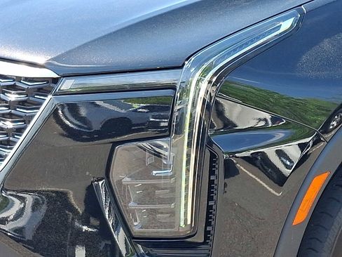 Used 2024 Cadillac XT4 Luxury w/ Cold Weather Package AWD/4WD image 9