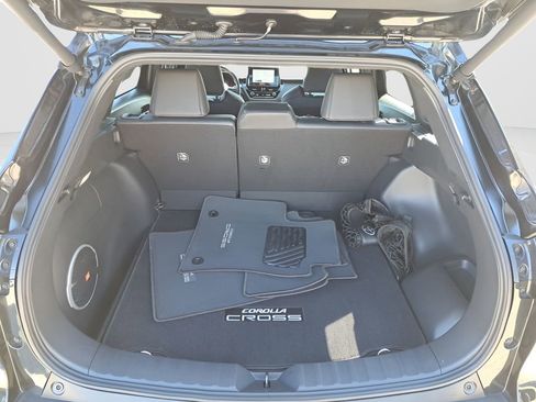 Used 2023 Toyota Corolla Cross XSE w/ Convenience Package image 6