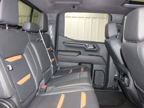 Used 2022 GMC Sierra 1500 AT4 w/ AT4 Premium Package image 32