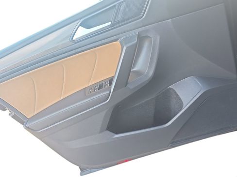 Used 2022 Volkswagen Tiguan SE image 17