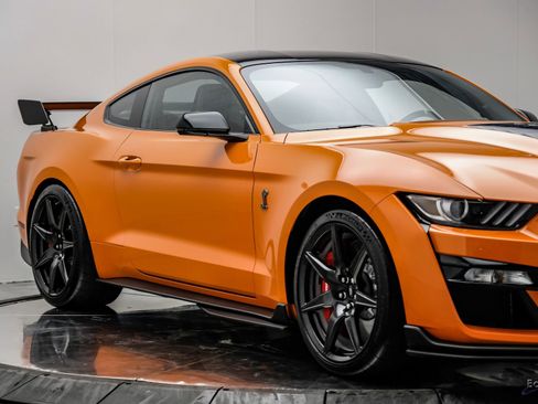 Used 2021 Ford Mustang Shelby GT500 w/ Carbon Fiber Track Pack image 29