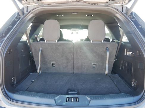 Used 2020 Ford Explorer XLT w/ Comfort Package AWD/4WD image 12