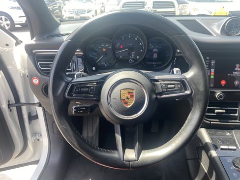 Used 2022 Porsche Macan image 13