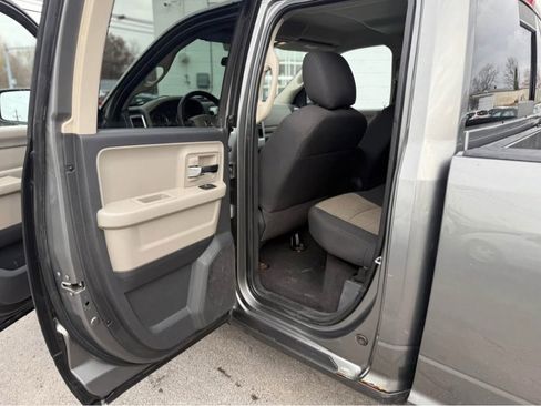 Used 2011 RAM 1500 Classic SLT w/ Remote Start & Security Group image 13
