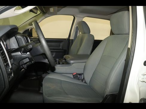 Used 2014 RAM 1500 Express image 16