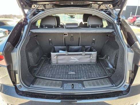 Certified 2024 Jaguar E-PACE R-Dynamic SE image 8