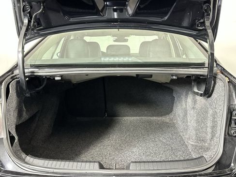 Used 2025 Volkswagen Jetta SE image 29