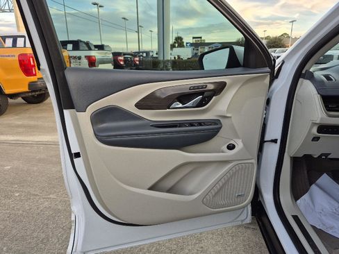 Used 2024 GMC Terrain Denali w/ Denali Premium Package image 6