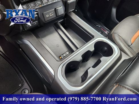 Used 2022 GMC Sierra 2500 AT4 w/ AT4 Premium Plus Package AWD/4WD image 15