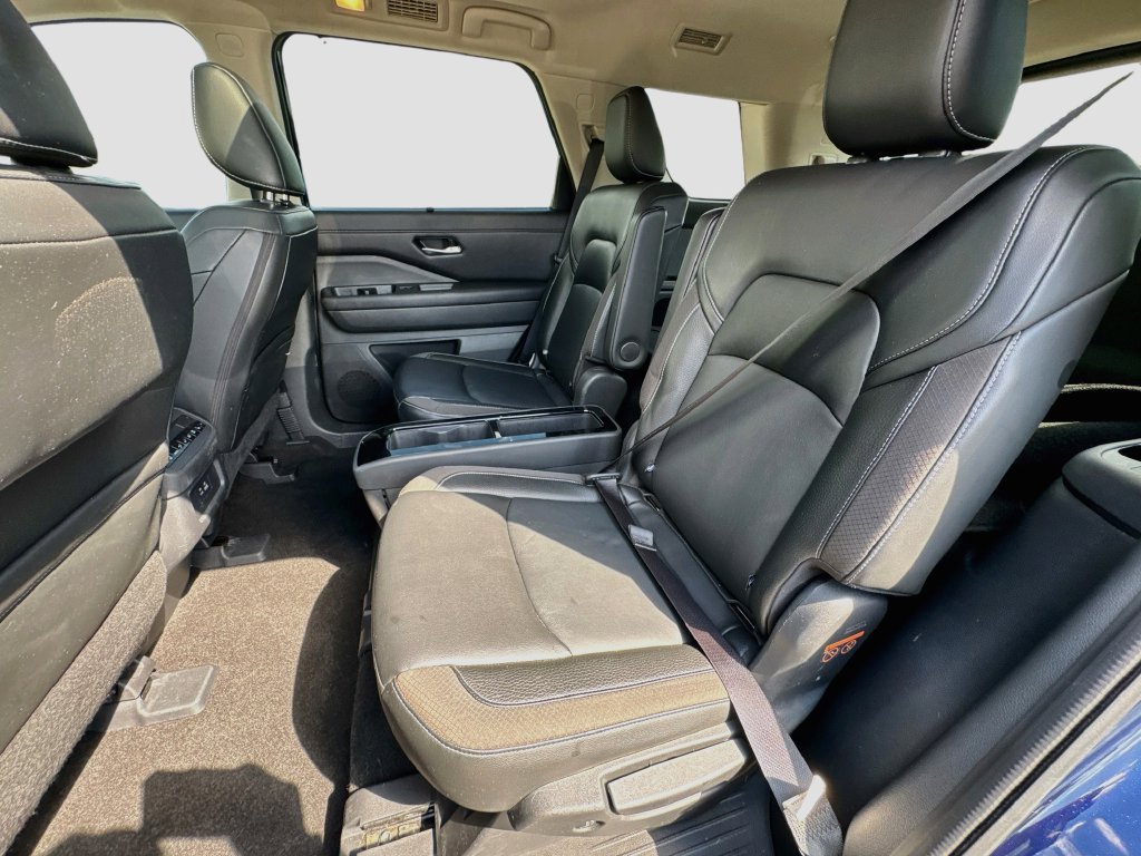 Used 2024 Nissan Pathfinder SL w/ SL Premium Package FWD image 31