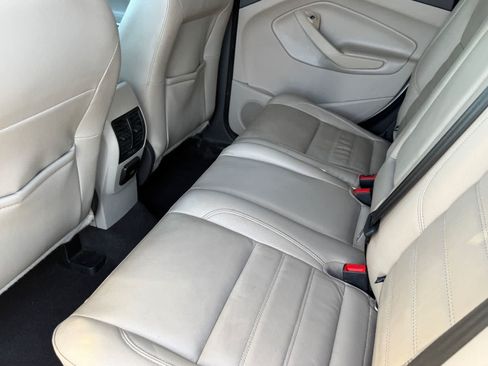 Used 2019 Ford Escape Titanium FWD image 10