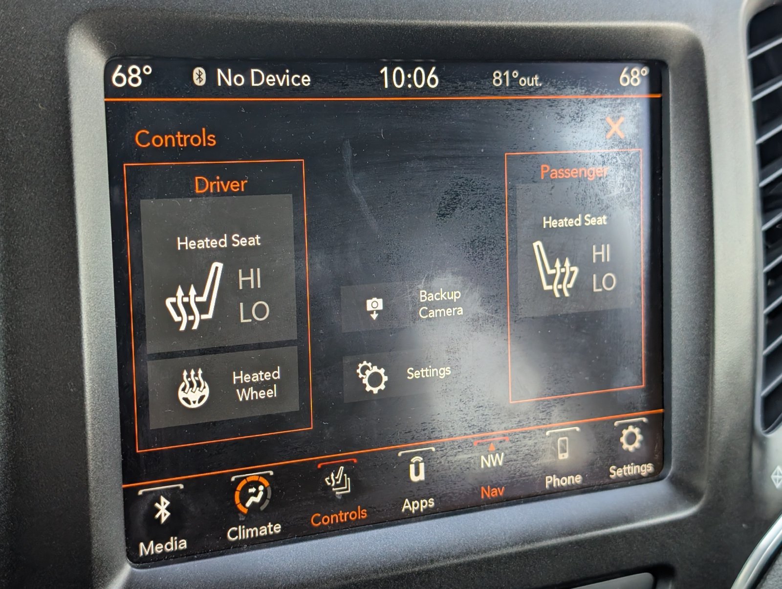 Used 2020 Jeep Cherokee Trailhawk w/ Cold Weather Group AWD/4WD image 10