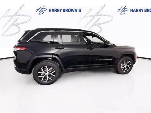 Used 2025 Jeep Grand Cherokee Limited w/ Trailer Tow Package AWD/4WD image 32