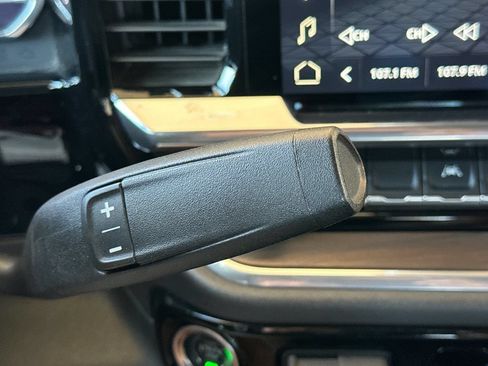Certified 2025 GMC Sierra 1500 SLT RWD image 22