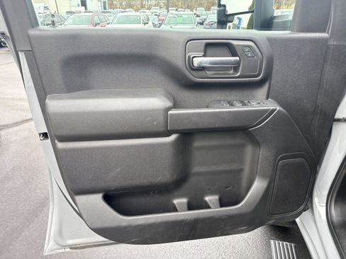 Used 2024 Chevrolet Silverado 2500 Custom w/ Custom Value Package image 8