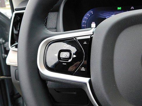 New 2026 Volvo XC90 B6 Plus w/ Protection Package Premier AWD/4WD image 25