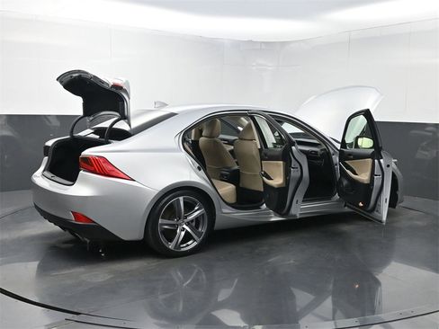 Used 2017 Lexus IS 200t w/ Premium Package image 36