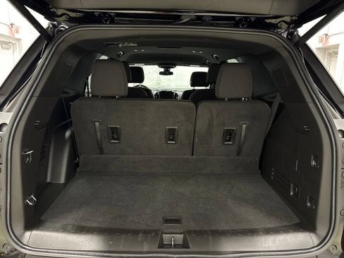 Used 2023 Chevrolet Traverse LT w/ Midnight/Sport Edition AWD/4WD image 37