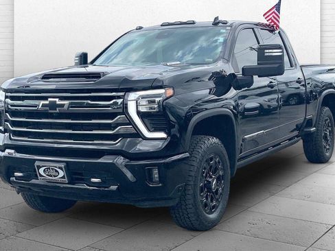 Used 2024 Chevrolet Silverado 2500 High Country w/ Midnight Edition AWD/4WD image 11