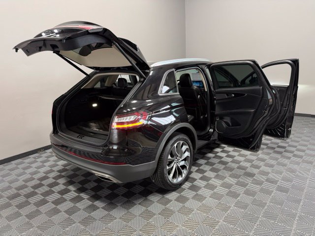 Used 2023 Lincoln Nautilus Reserve AWD/4WD image 28