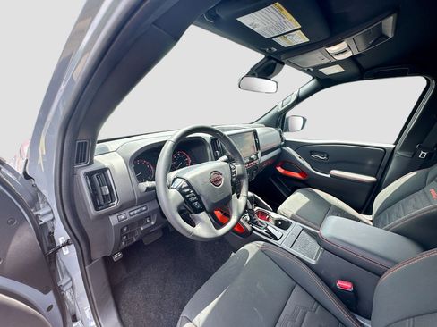 Used 2025 Nissan Frontier Pro-X w/ Pro Convenience Package RWD image 21