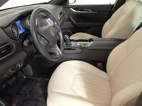 Used 2018 Maserati Levante image 29