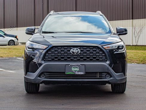 Used 2023 Toyota Corolla Cross LE image 2