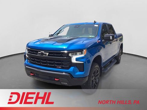 Used 2022 Chevrolet Silverado 1500 LT Trail Boss w/ LT Trail Boss Premium Package AWD/4WD image 1