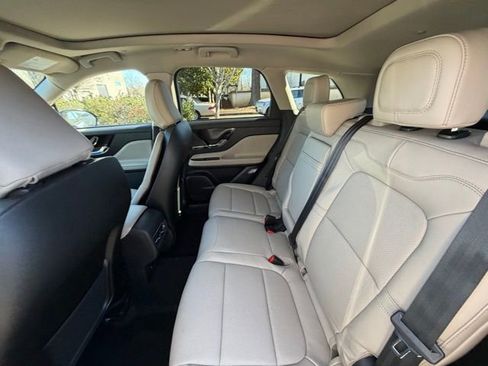 New 2026 Lincoln Corsair Premiere image 12