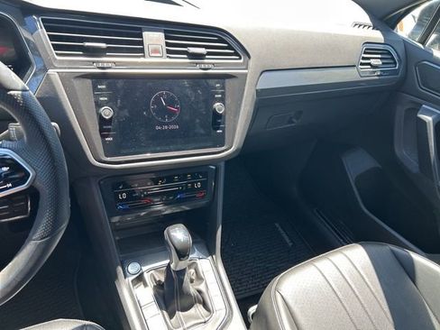 Used 2024 Volkswagen Tiguan SE R-Line FWD image 11
