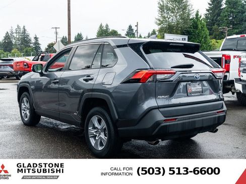 Used 2022 Toyota RAV4 XLE w/ Convenience Package AWD/4WD image 5