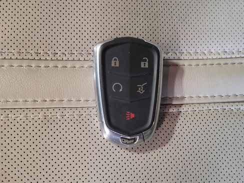 Used 2015 Cadillac SRX Luxury image 32