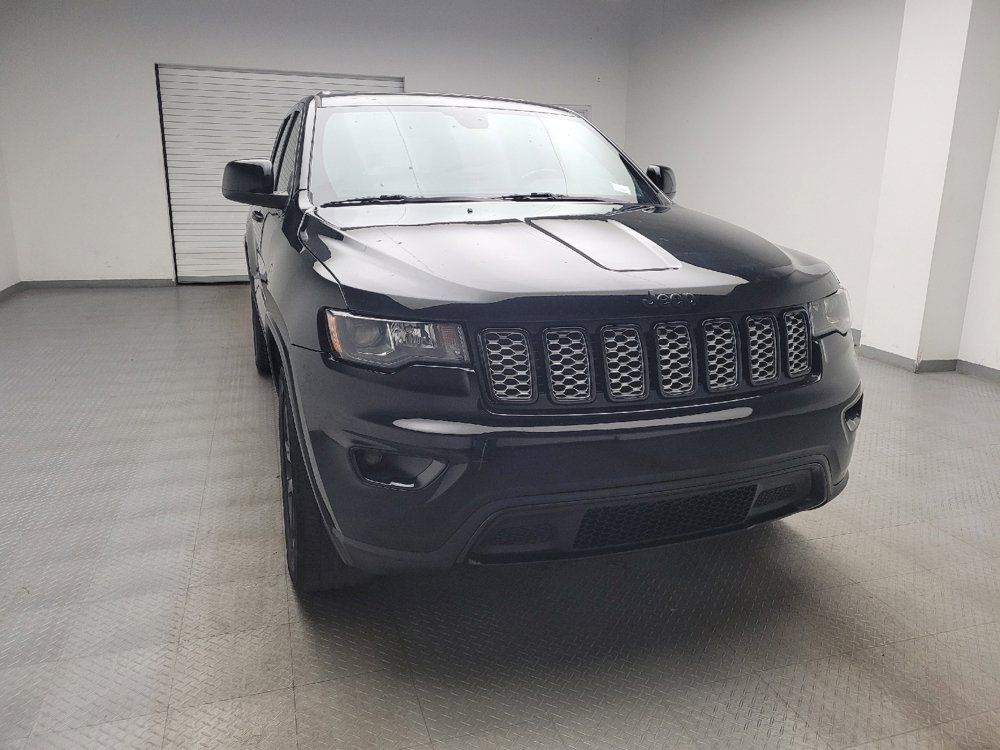 Used 2018 Jeep Grand Cherokee Altitude AWD/4WD image 14