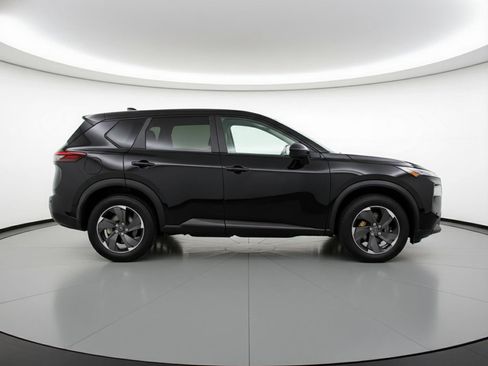 Used 2025 Nissan Rogue SV FWD image 11