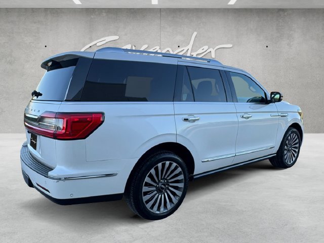Used 2019 Lincoln Navigator Reserve AWD/4WD image 16