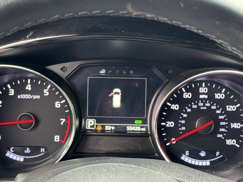 Used 2016 Kia Sedona SX image 11