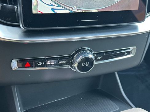 Certified 2026 Volvo XC90 B5 Core AWD/4WD image 26
