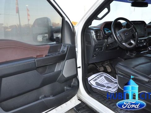 Used 2022 Ford F150 Lariat image 11