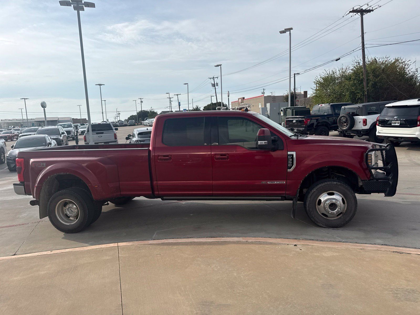Used 2019 Ford F350 Lariat w/ Lariat Ultimate Package AWD/4WD image 4