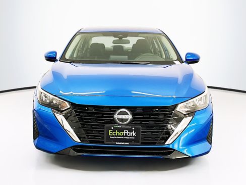 Used 2025 Nissan Sentra SV image 2