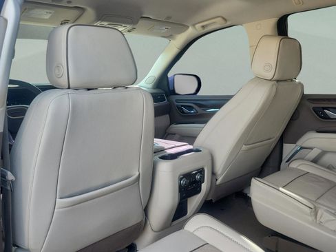 Used 2023 GMC Yukon XL Denali image 10