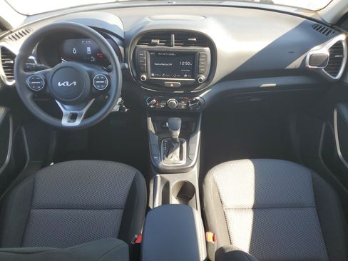 Used 2025 Kia Soul LX w/ LX Technology Package image 16
