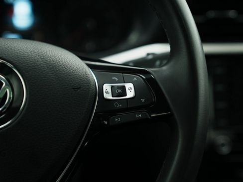 Used 2022 Volkswagen Passat 2.0T SE image 29