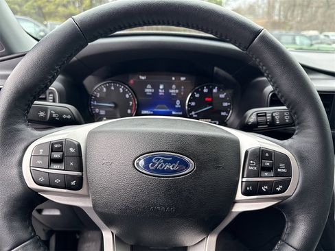 Used 2022 Ford Explorer XLT w/ Equipment Group 202A image 24