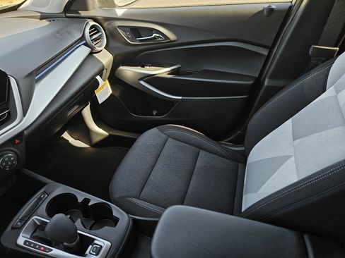 New 2026 Chevrolet Trax LS w/ LS Convenience Package image 20