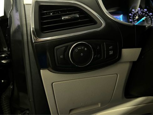 Used 2019 Ford Edge Titanium w/ Cold Weather Package image 18