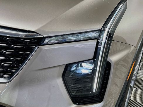 Used 2024 Cadillac XT4 Premium Luxury w/ Technology Package FWD image 12